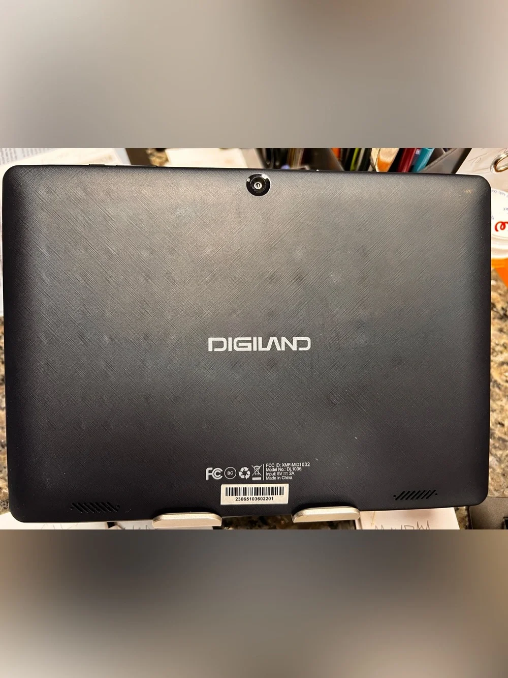 DigiLand DL1036 32GB Wi-Fi 10.1''Android Tablet w/chrg.cord Excellent Condition